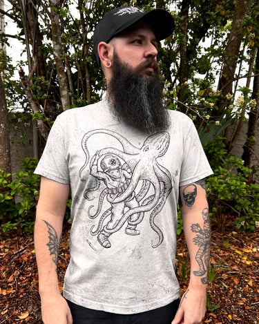 The Diver smoke tee